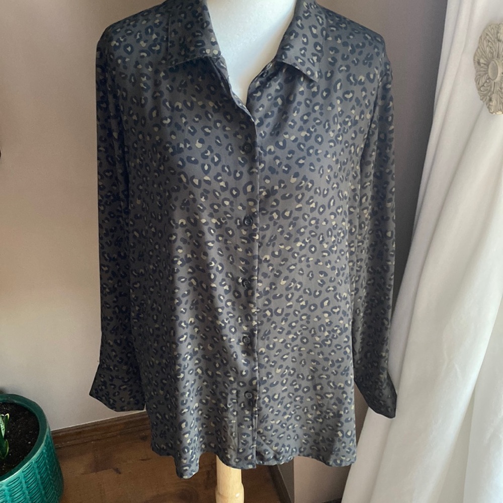 Beautiful leopard print blouse
